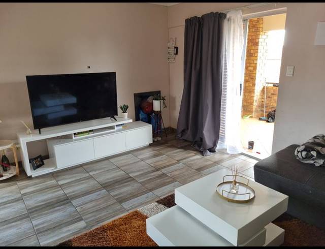 2 BEDROOM TOWNHOUSE FOR SALE IN THERESAPARK